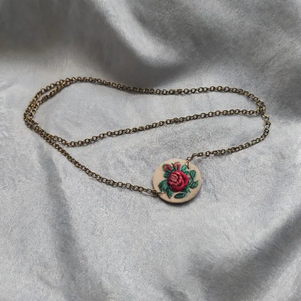 Maroon_Cotton_Embroidered_Rose_Branch_Round_Pendant_Necklace_For_Women