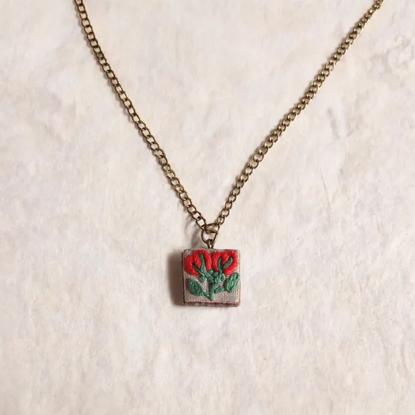 Red_Cotton_Embroidered_Double_Rose_Buds_Branch_Square_Pendant_Necklace_For_Women