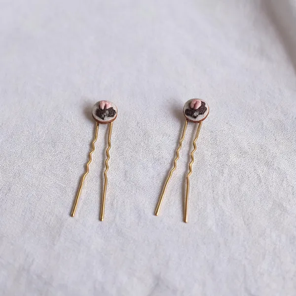 Light_Peach_Cotton_Embroidered_Rose_Bud_Round_Hair_Pins_Set_For_Women