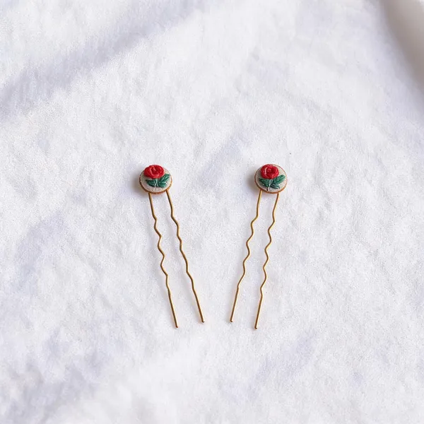 Red_Rose_Cotton_Embroidered_Tiny_Round_Hair_Pins_Set_For_Women