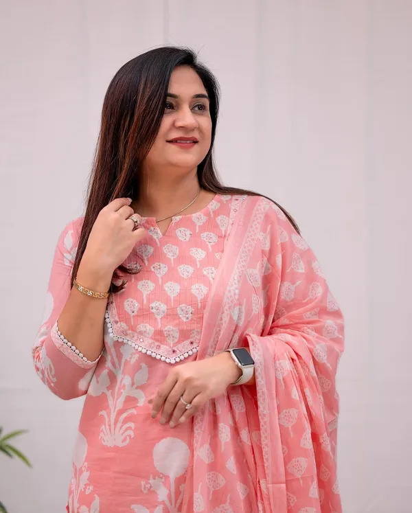Baby_Pink_Cotton_60/60_Kurta_Pant__And__Dupatta_For_Women
