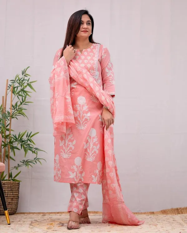 Baby_Pink_Cotton_60/60_Kurta_Pant__And__Dupatta_For_Women