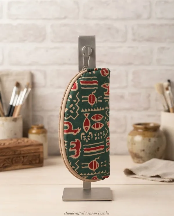 Green_Printed_Fabric_Zip_Pouch_for_Everyday_Essentials
