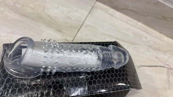 Transparent_Silicone_Dotted_Dragon_Shaped_Condom_For_Women