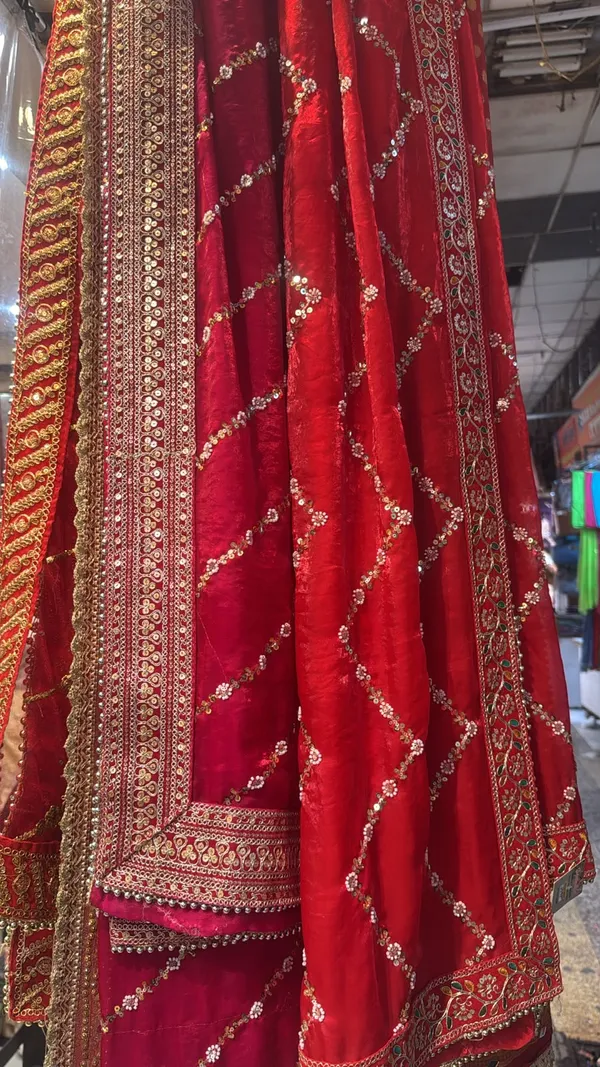 Red_Embroidered_Traditional_Saree_for_Women