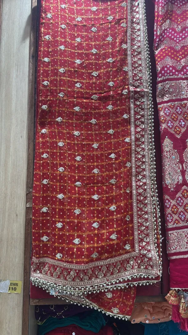 Maroon_Bandhani_Embellished_Dupatta_For_Women