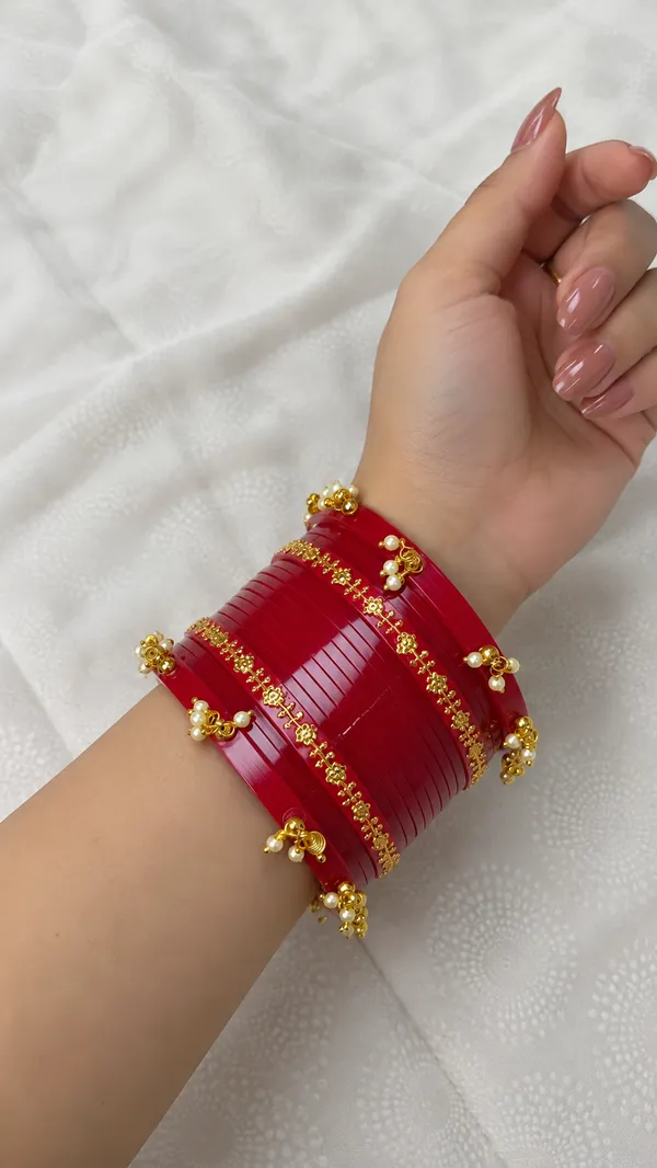 Maroon_Plastic_Pearl_Floral_Gold-Tone_Chura_Set_For_Women