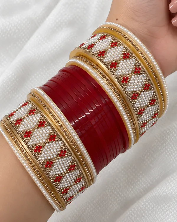 Maroon_Plastic_Gold-Tone_Traditional_Chura_Set_For_Women