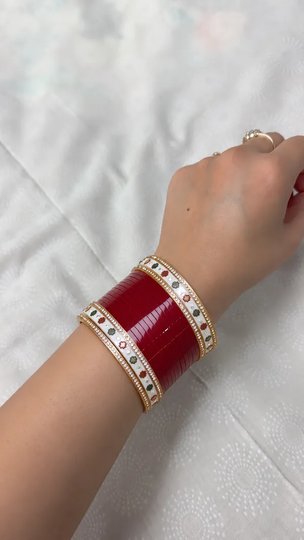 Maroon_Plastic_Floral_Embellished_Chura_Set_For_Women