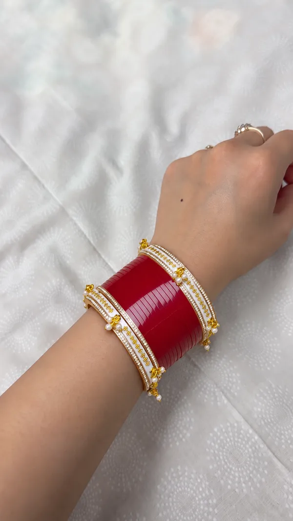 Maroon_Plastic_Pearl_Floral_Embellished_Chura_Set_For_Women