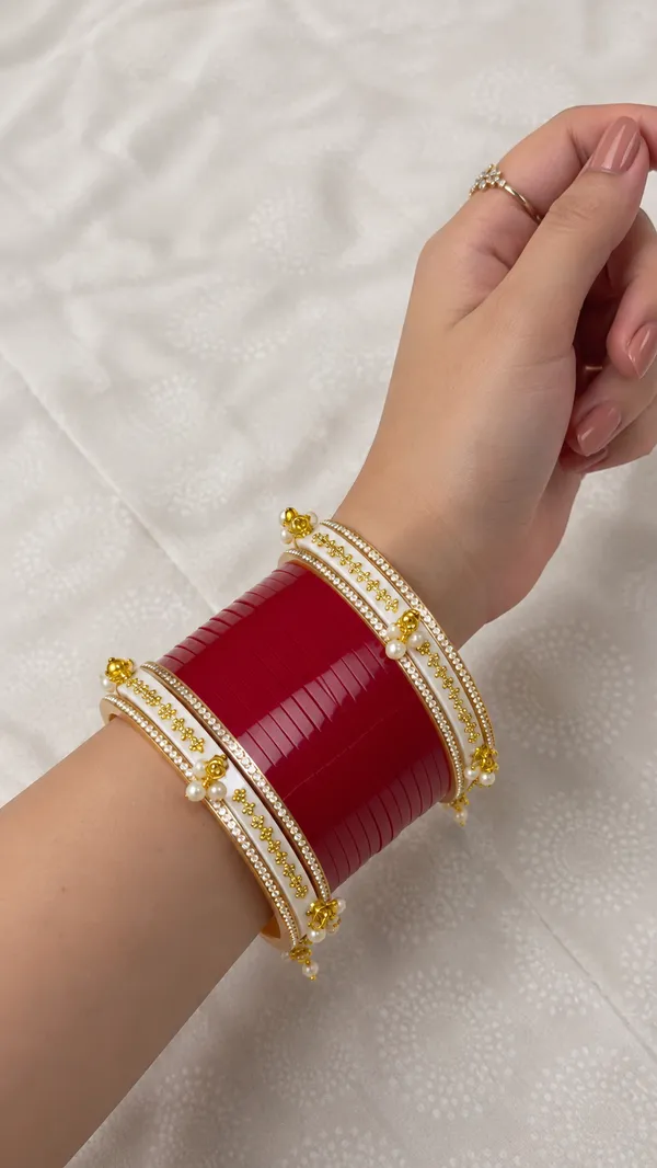Maroon_Plastic_Pearl_Floral_Embellished_Chura_Set_For_Women