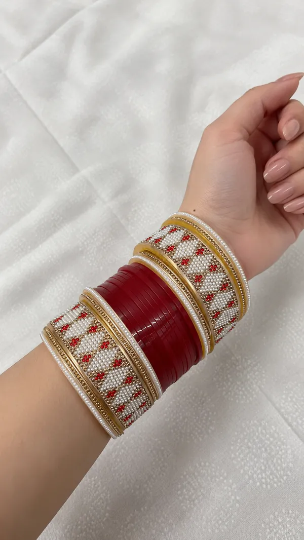 Maroon_Plastic_Gold-Tone_Traditional_Chura_Set_For_Women