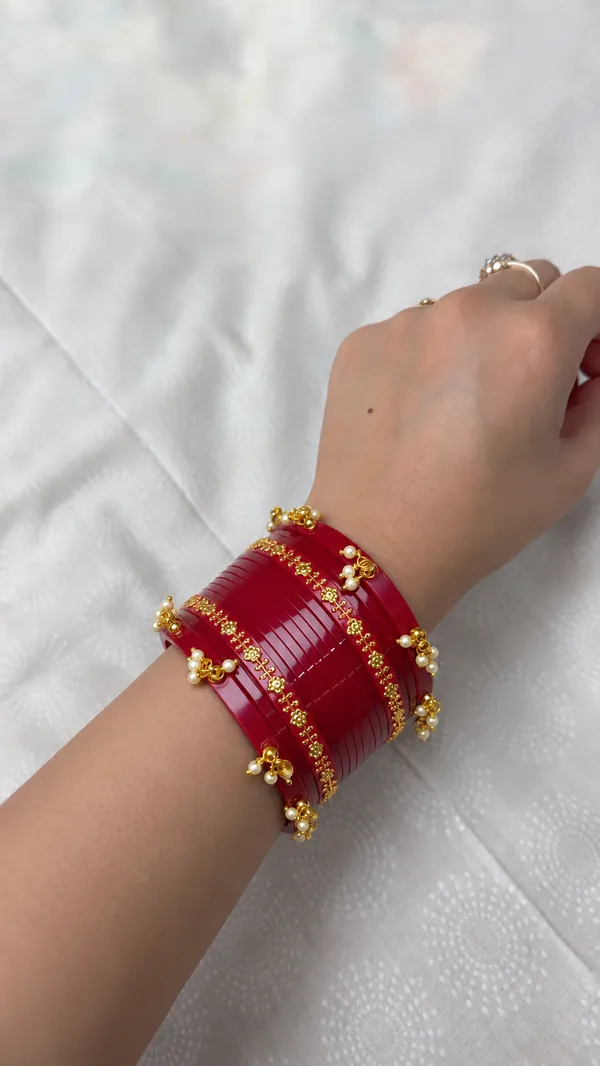 Maroon_Plastic_Pearl_Floral_Gold-Tone_Chura_Set_For_Women
