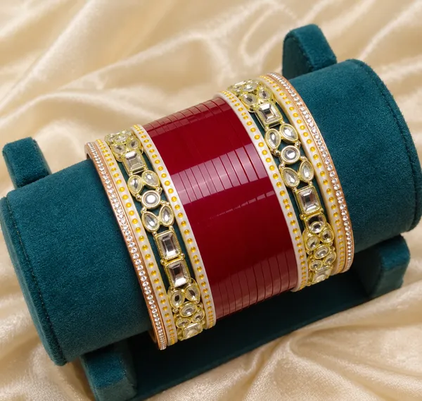 Maroon_Plastic_Stone_Embellished_Traditional_Chura_Set_For_Women