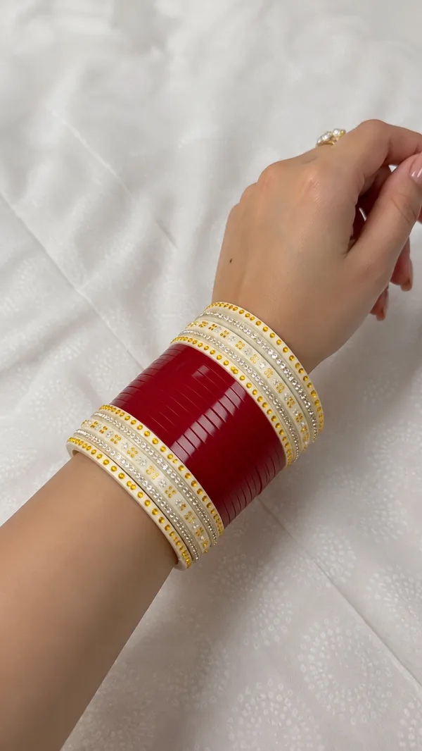 Maroon_Plastic_Crystal_Bridal_Embellished_Chura_Set_For_Women