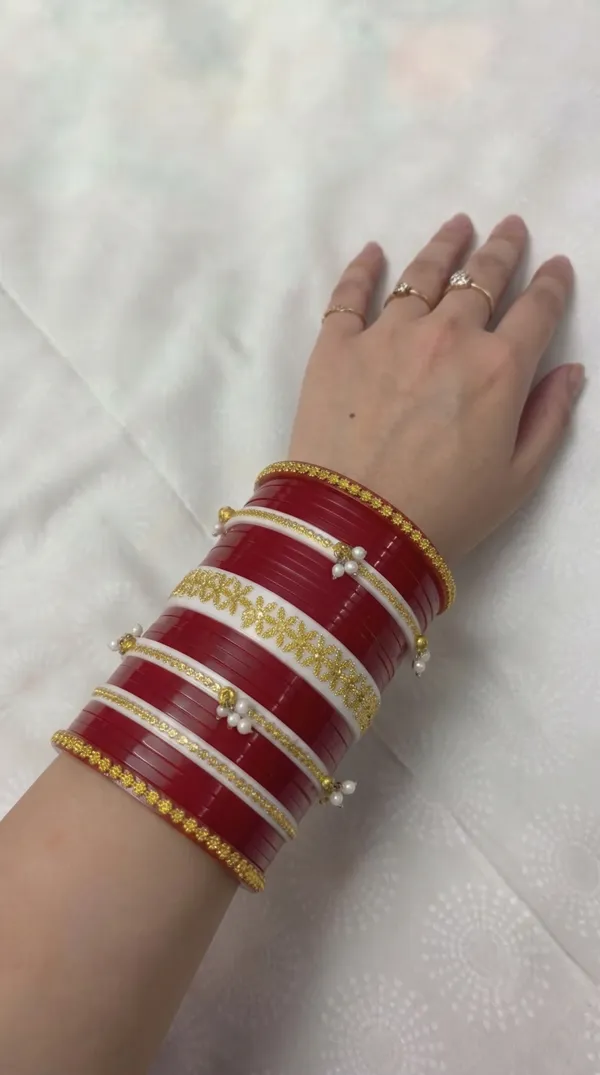 Maroon_Plastic_Pearl_Floral_Gold-Tone_Chura_Set_For_Women
