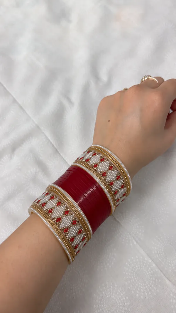 Maroon_Plastic_Gold-Tone_Traditional_Chura_Set_For_Women