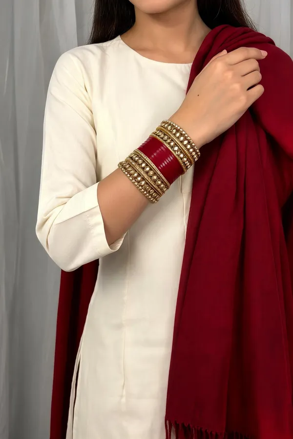 Maroon_Plastic_Kundan_Pearl_Accent_Embellished_Chura_Set_For_Women