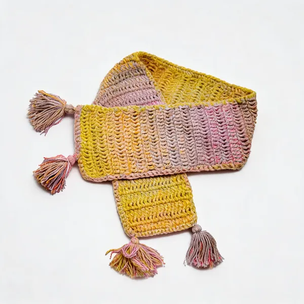 Baby_Pink_Acrylic_Wool_Crochet_Daisy_Scarf_For_Unisex
