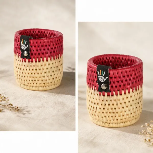 Yarn_Handcrafted_Red_Pen_Stand