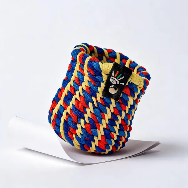 Yarn_Handcrafted_Multicolor_Pen_Stand