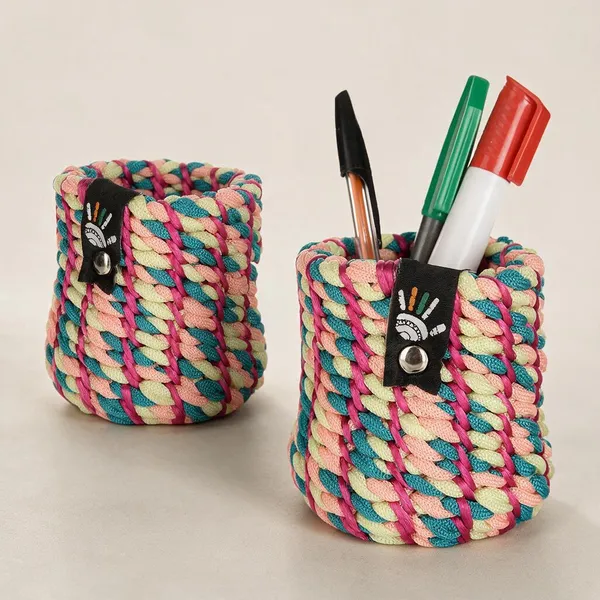 Yarn_Handcrafted_Multicolour_Dahlia_Pen_Stand