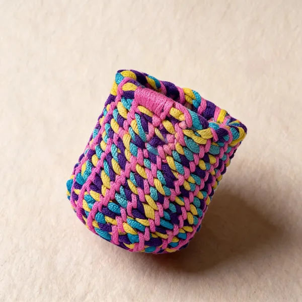 Yarn_Handcrafted_Orchid_Pen_Stand