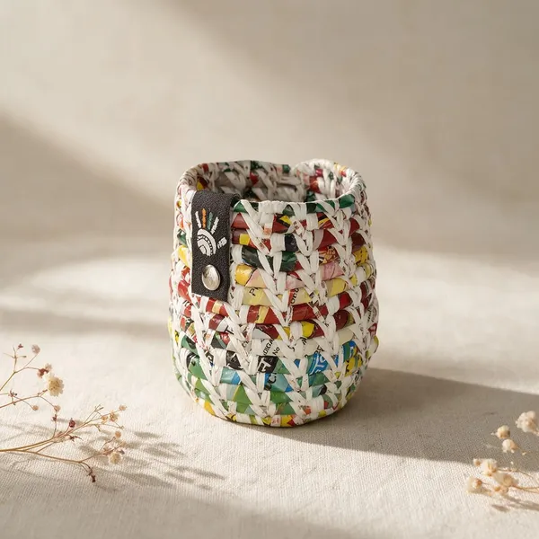 Recycled_Wrapper_Multicolor_Handcrafted_Pen_Stand