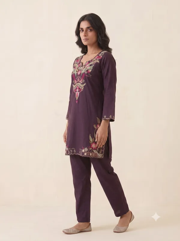 Royal_Plum_Floral_Embroidered_Straight_Kurta_Set_In_22kg_Rayon_02061