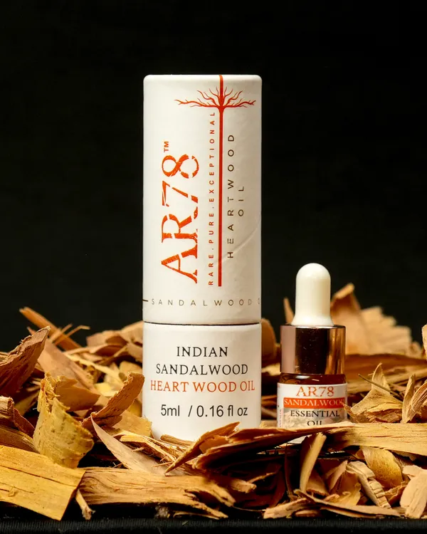 Natural_Sandalwood_Essential_Oil_Pooja_And_Skincare