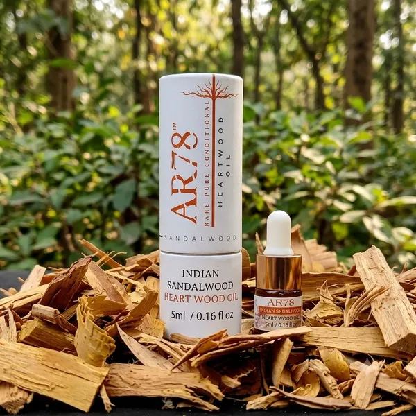 Natural_Sandalwood_Essential_Oil_Pooja_And_Skincare