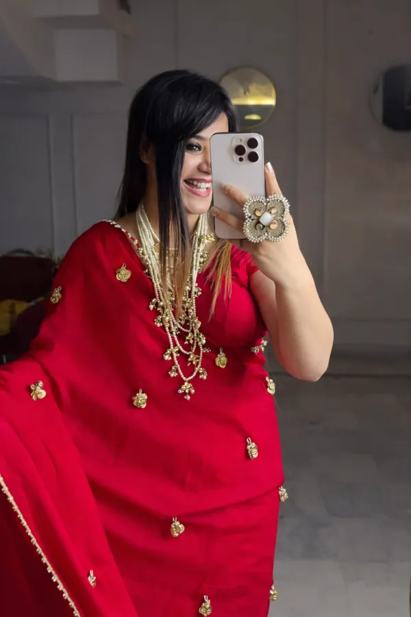 Maroon_Nc_Mose_Silk_Saree_With_Ghungroo_Latkan
