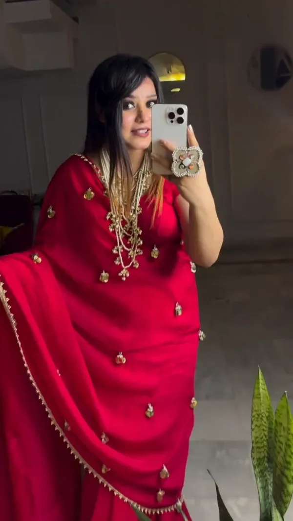 Maroon_Nc_Mose_Silk_Saree_With_Ghungroo_Latkan