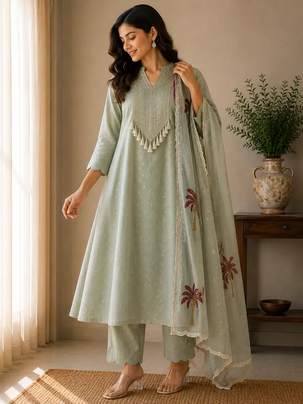 Noor_Mulchanderi_Embroidered_3_Piece_Suit_Set