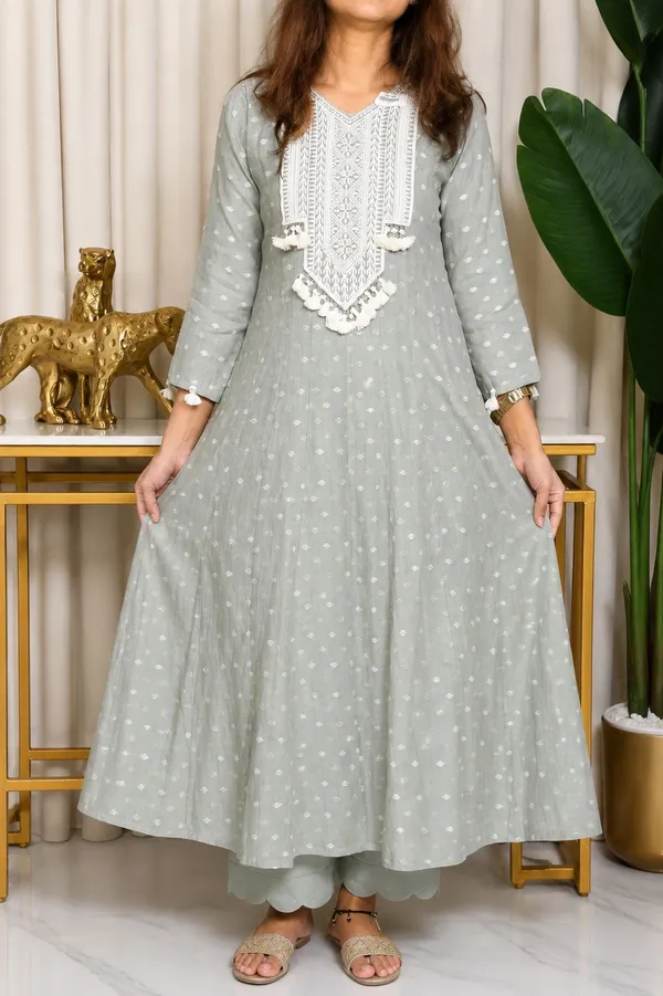 Noor_Mulchanderi_Embroidered_3_Piece_Suit_Set