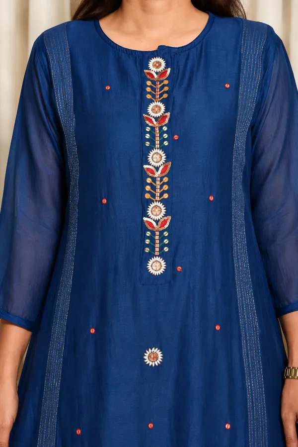 Neelam_Mulchanderi_Embroidered_3_Piece_Suit_Set