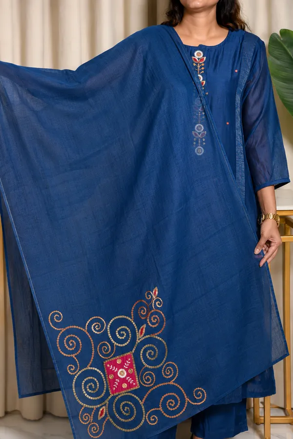 Neelam_Mulchanderi_Embroidered_3_Piece_Suit_Set