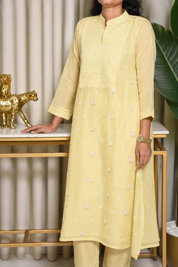 Kesar_Mulchanderi_Embroidered_3_Piece_Suit_Set