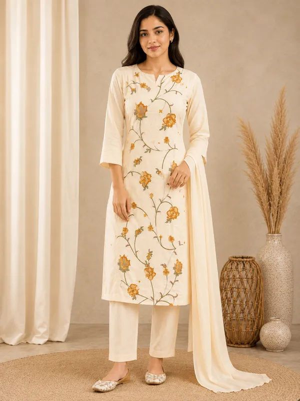 Gulnaar_Grace_Cotton_3_Piece_Suit_Set