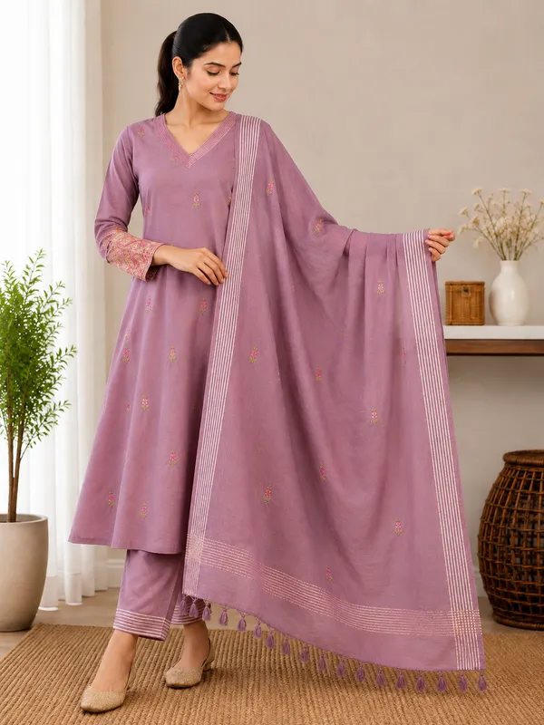 Amethyst_Bloom_Embroidered_3_Piece_Suit_Set