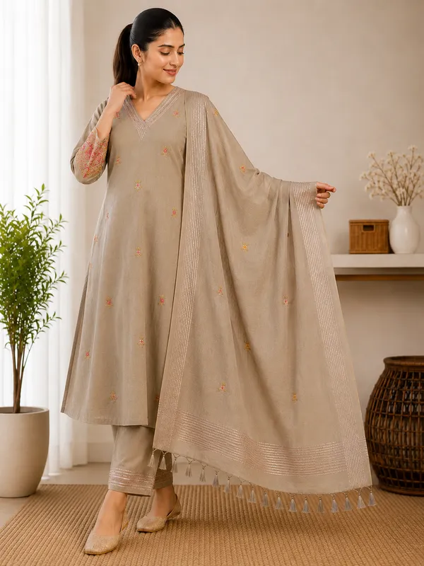 Mehndi_Embroidered_Cotton_Kurta_Set_With_Dupatta