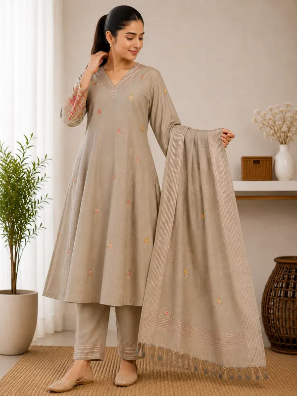 Mehndi_Embroidered_Cotton_Kurta_Set_With_Dupatta