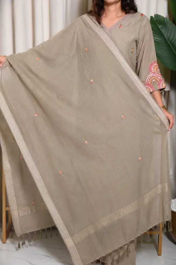 Mehndi_Embroidered_Cotton_Kurta_Set_With_Dupatta