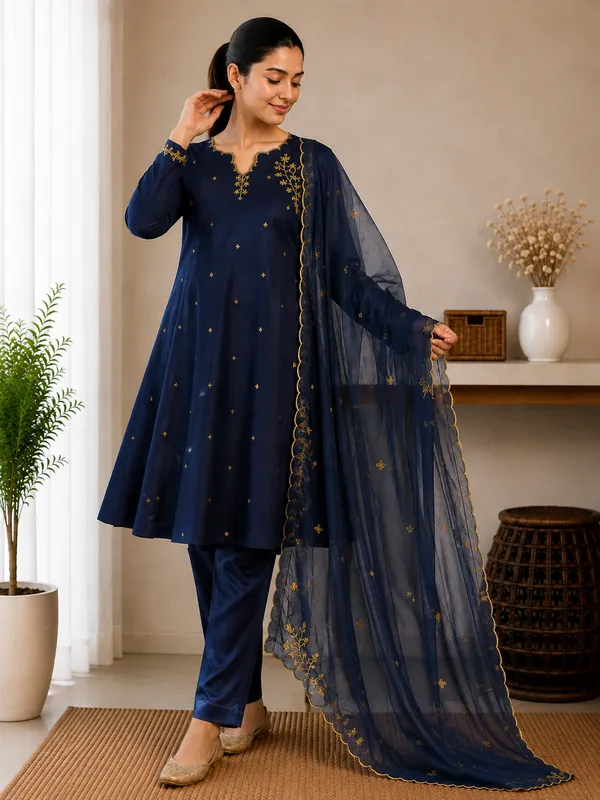 Neel_Noor_Midnight_Blue_Embroidered_Suit_Set