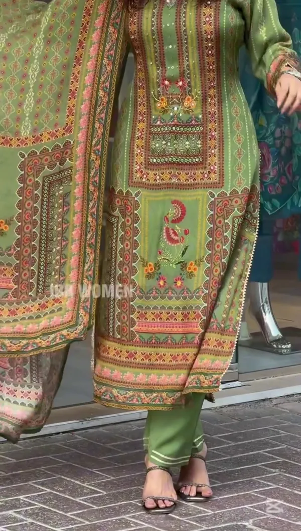 Green_Chinnon_Printed_Suit_Set_for_Women