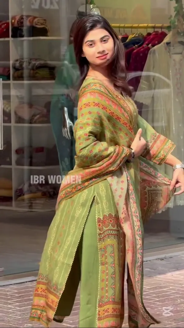 Green_Chinnon_Printed_Suit_Set_for_Women