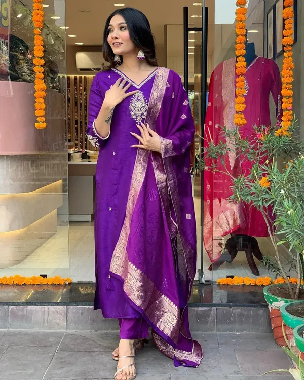 Purple_Embroidered_Kurta_Set_With_Dupatta_For_Women