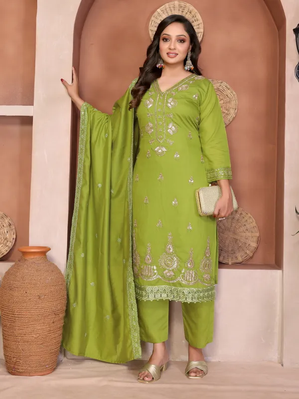 Green_Mall_Roman_Embroidered_Salwar_Suit_Set_For_Women