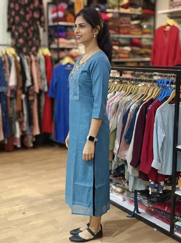 Blue_Textured_Straight_Kurta_For_Women