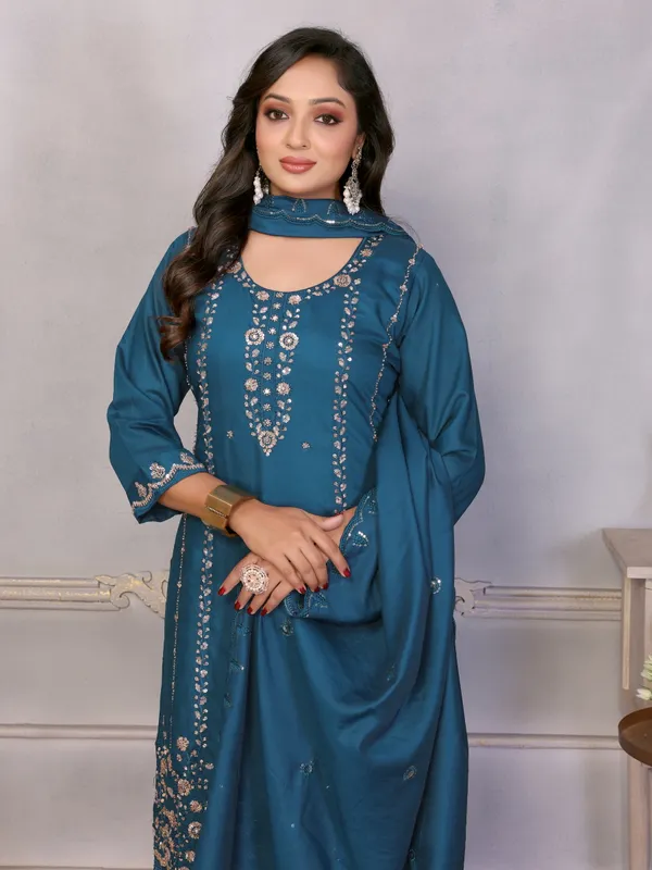 Teal_Mall_Roman_Embroidered_Suit_Set_For_Women